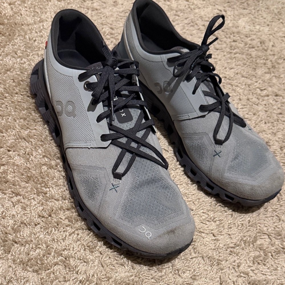 Men’s Size 11 On Running Men's Black and Gray Athletic Shoes